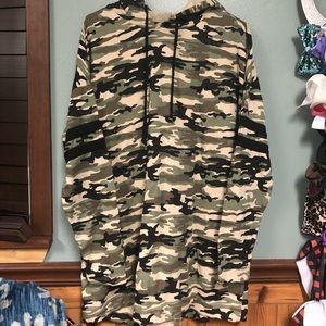 ✨5 for $25✨ Camo Sweatshirt